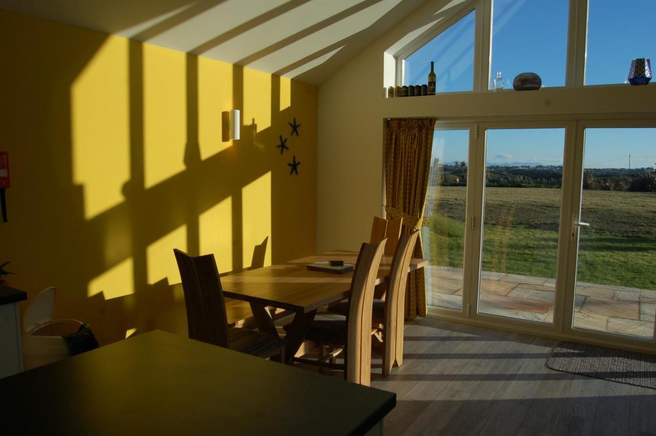 Beautiful, Modern Villa 5 Mins Walk From The Stunning Bay At Trearddur Holyhead Luaran gambar